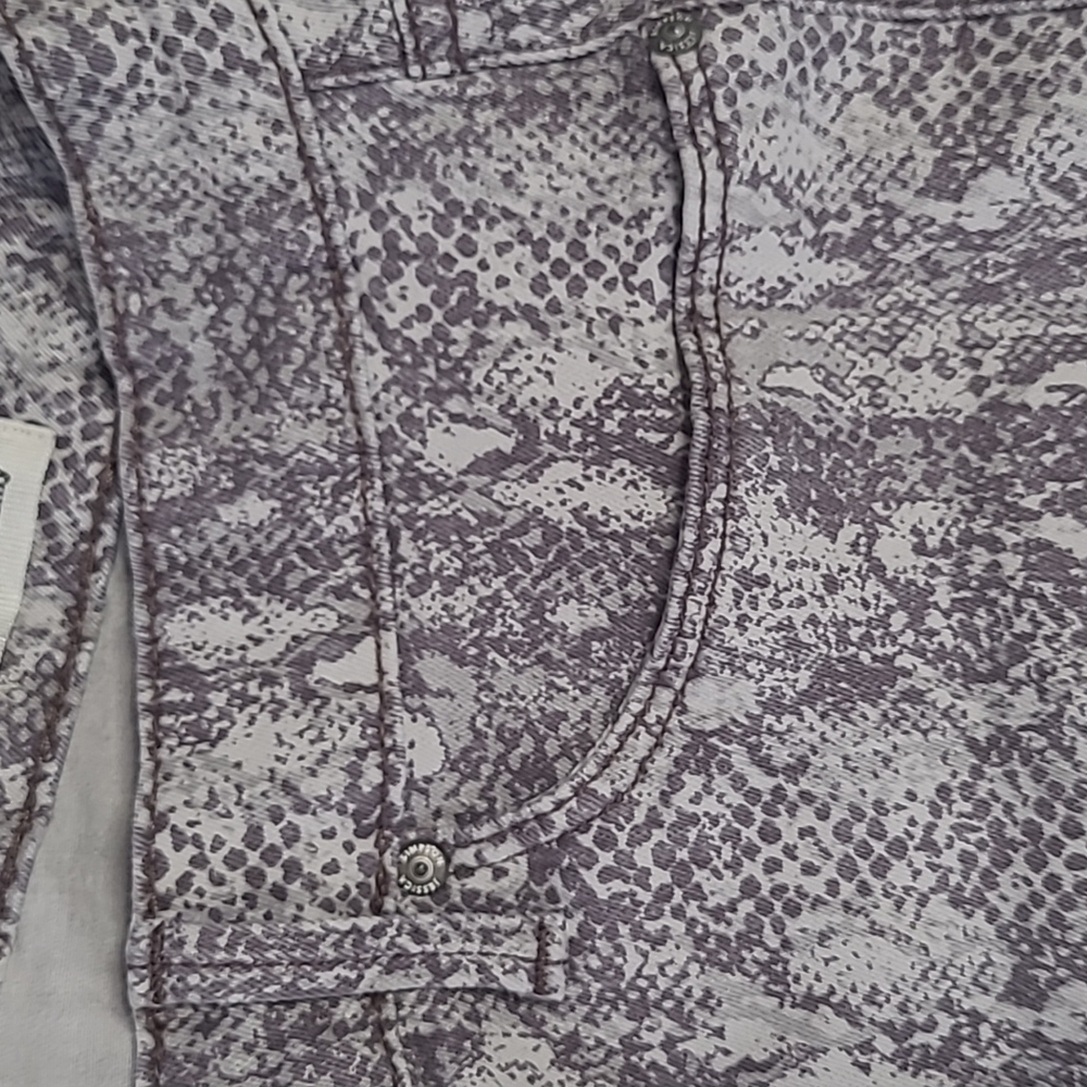 Jessica Simpson Kiss Me Super Skinny Snake Print Denim Pants Sz. 32 - Picture 6 of 7